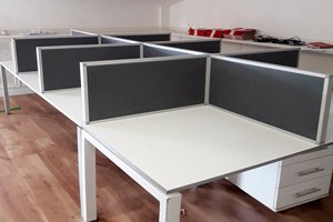 kalabalık çalışma alanı ofis bölme sistemi
